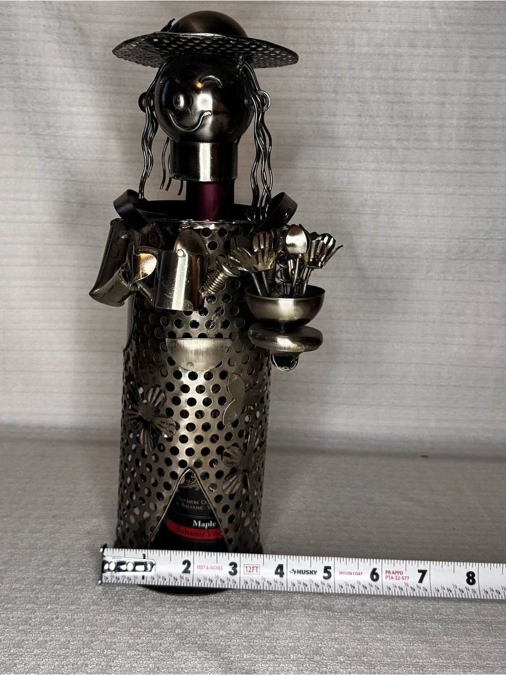 Vintage Garden Lady Wine Holder 🌸 Metal Floral Decor